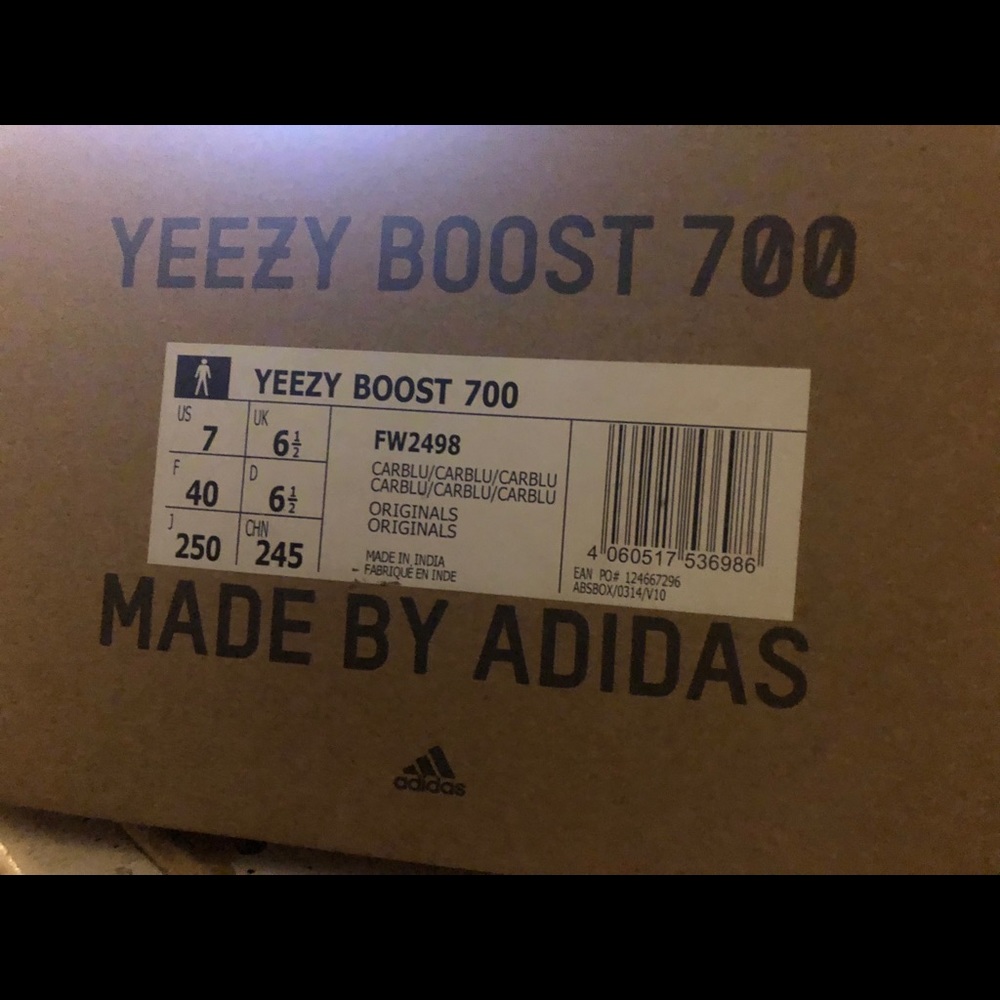 Yeezy boost 700